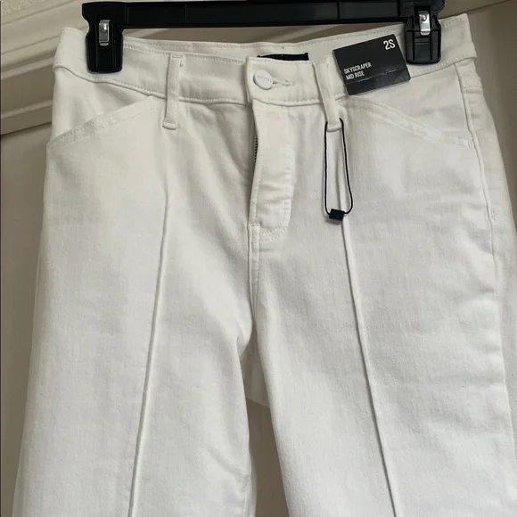 Express Women's Straight Leg Jeans in white size 2 - Picture 2 of 6